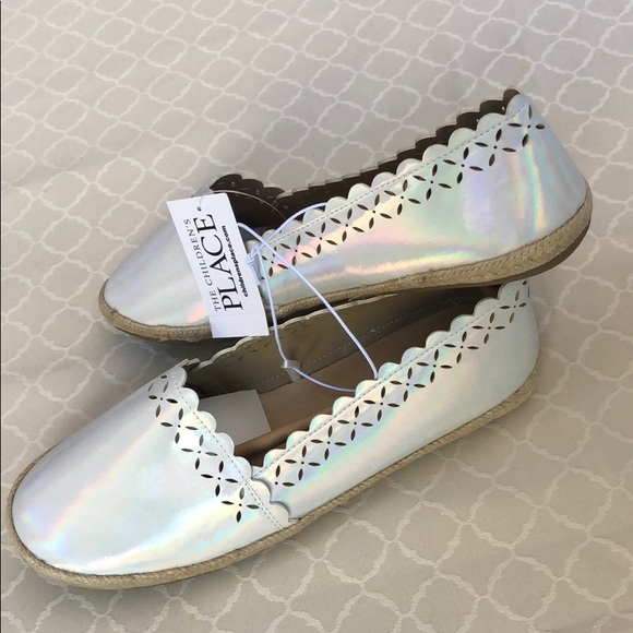Children’s Place Girl’s Silver Shoes - Picture 2 of 3
